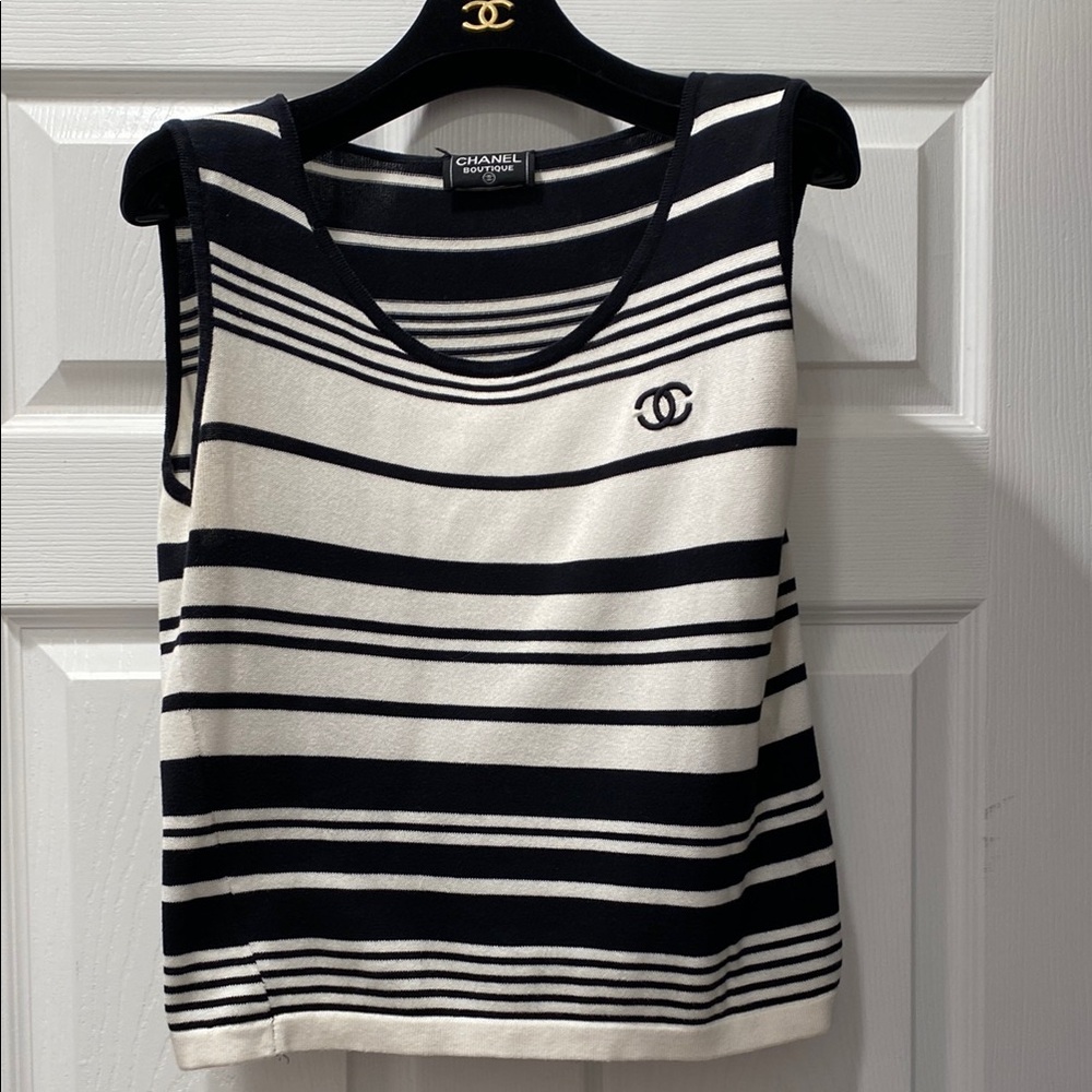 Chanel Black and White Fitted Sleeveless Tank Top